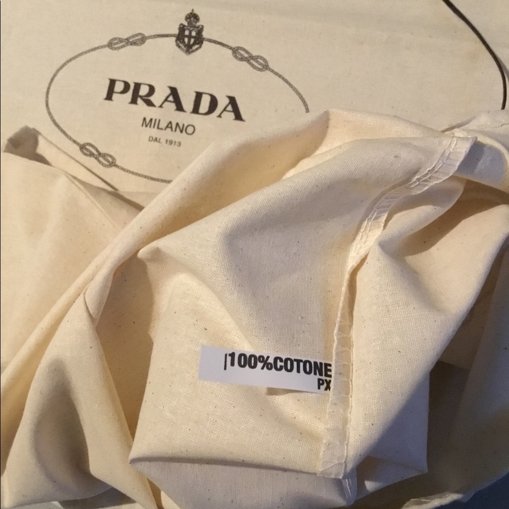 PRADA - Picture 7 of 7